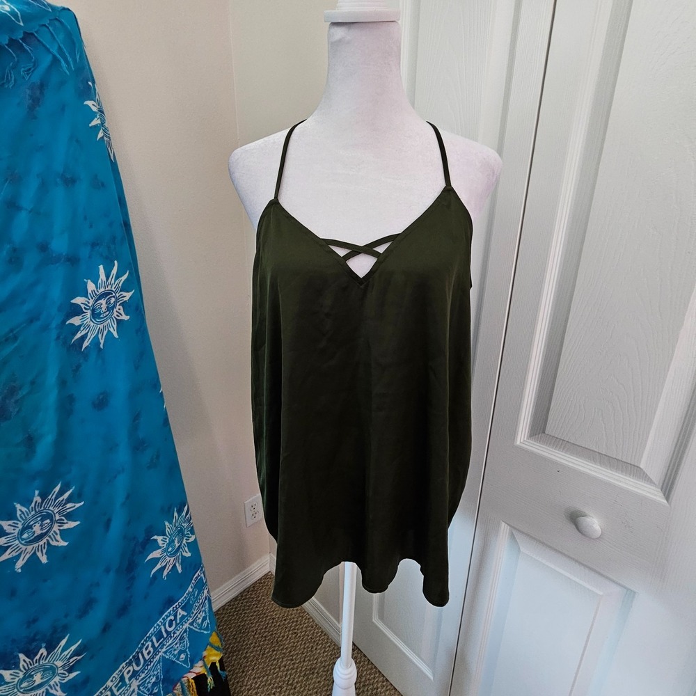 No Boundaries L Moss Green Strappy Crisscross Cage Back Cami Tank
